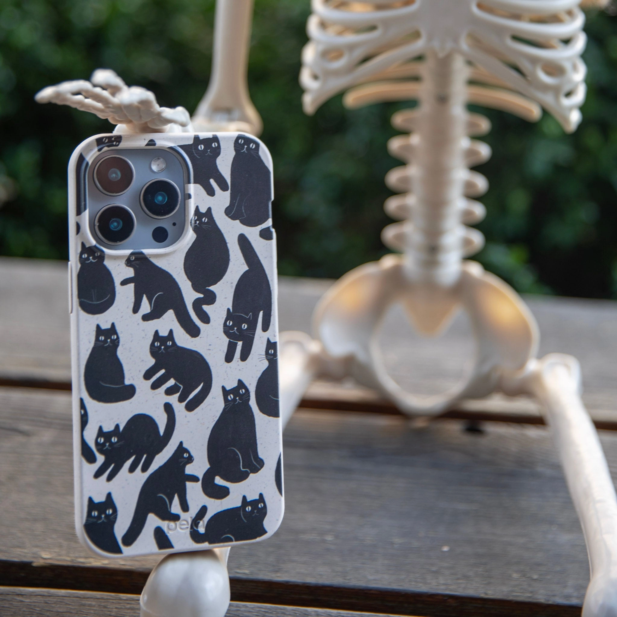 London Fog Night Meowers iPhone 17 Pro Max Case Durable Layer Stylish Color