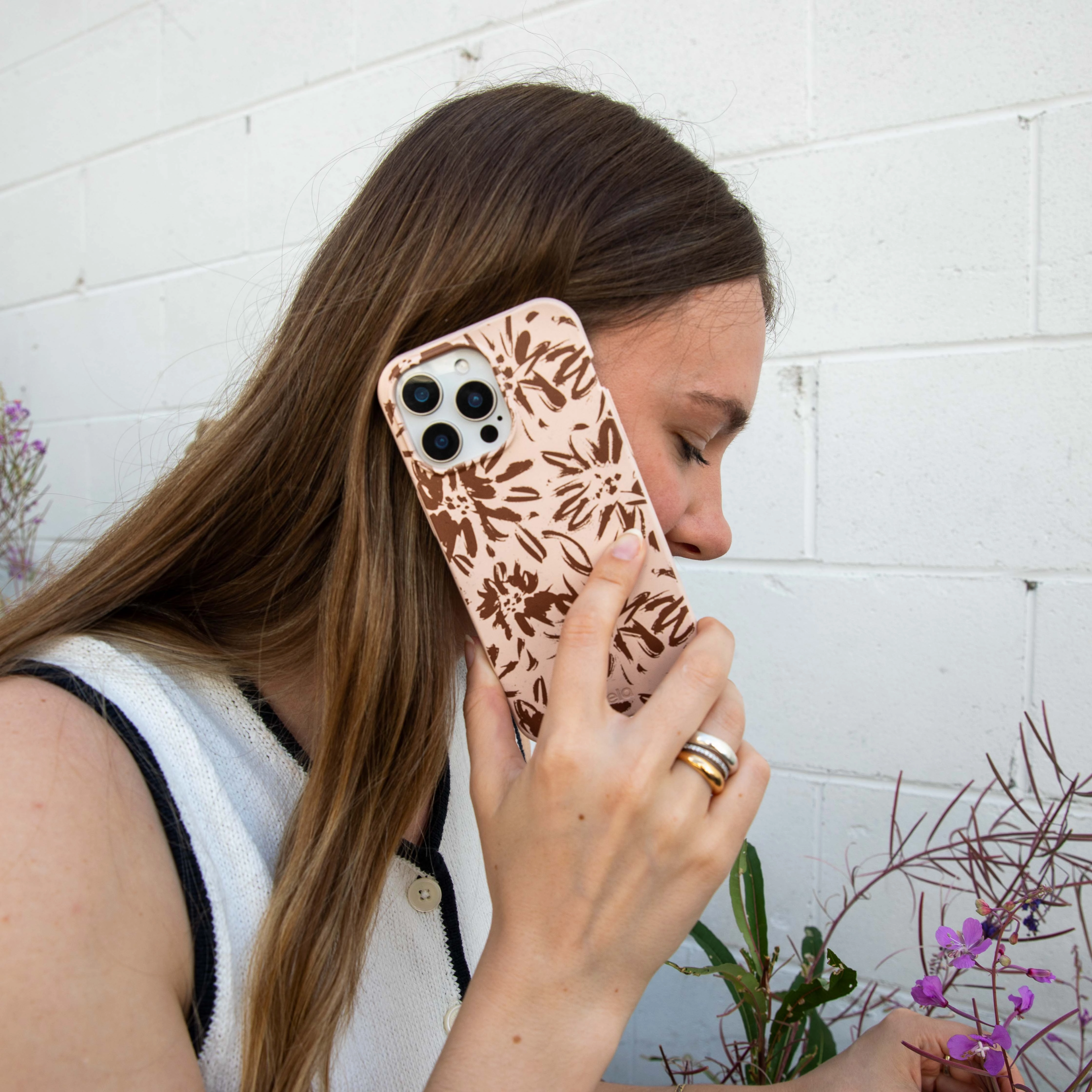 Shockproof Frame Matte Feel Seashell Petal Burst iPhone 17 Pro Max Case