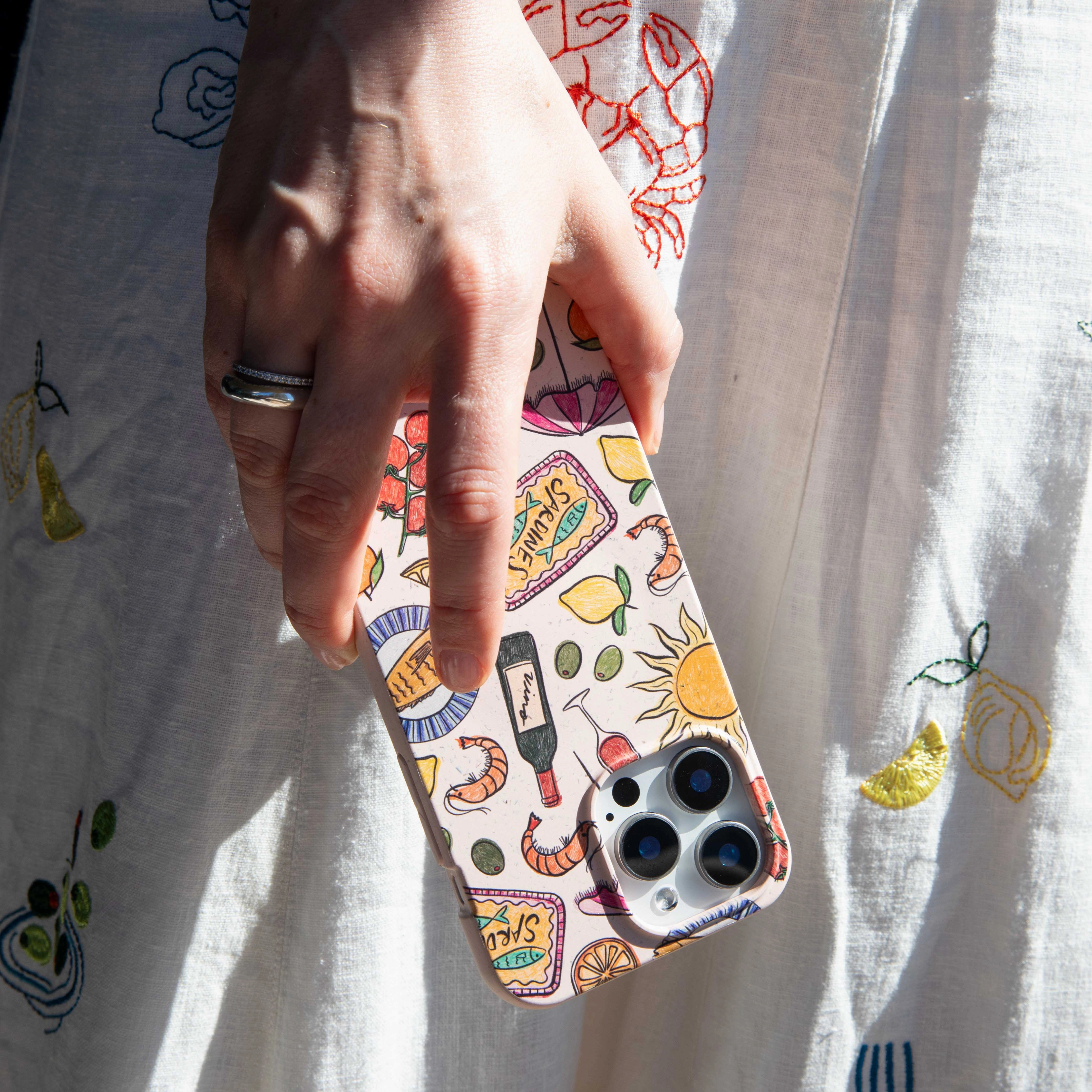 Non Slip Surface Seashell Coastal Bites iPhone 17 Pro Max Case