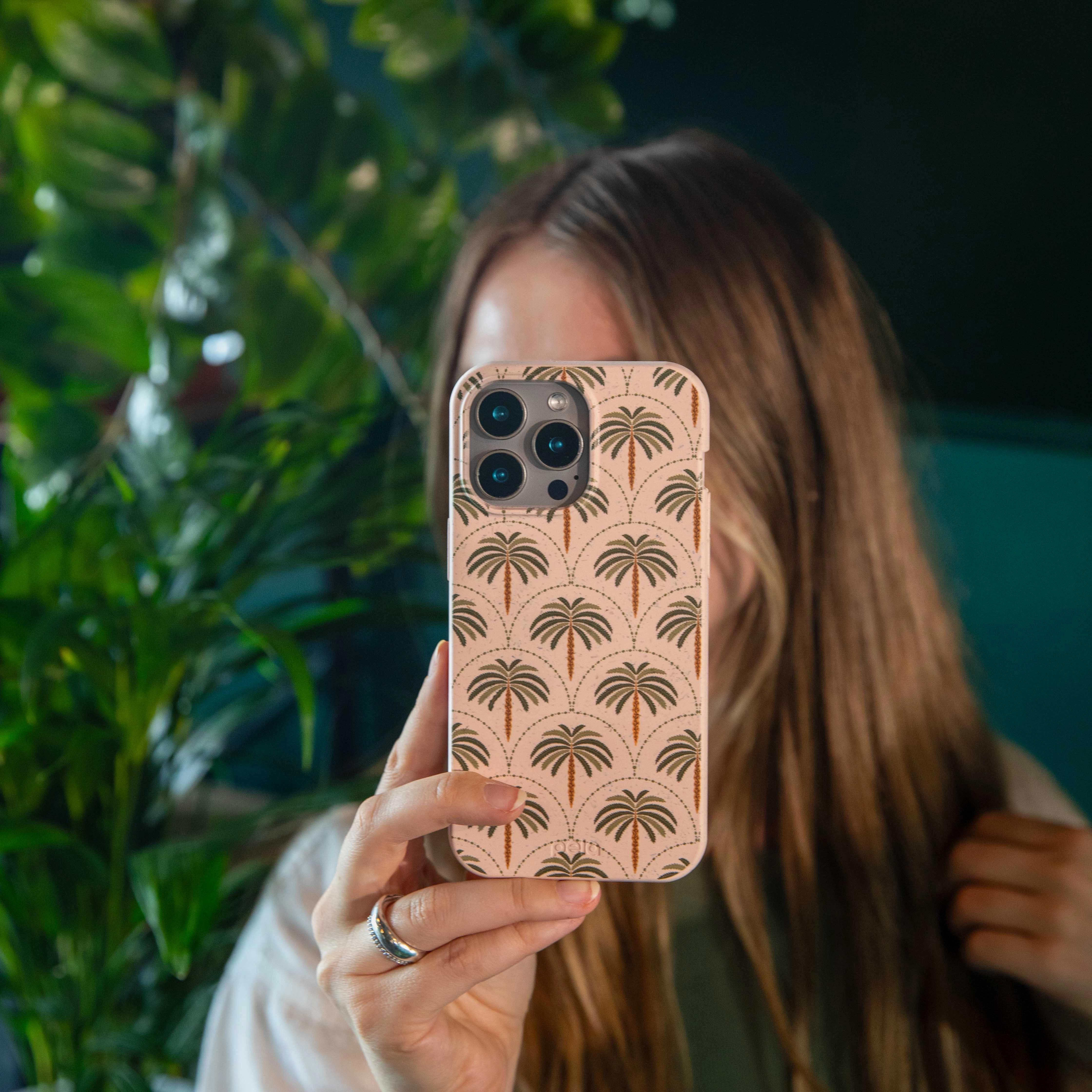 Luxury Build Comfort Build Seashell Palm Reverie iPhone 17 Pro Max Case